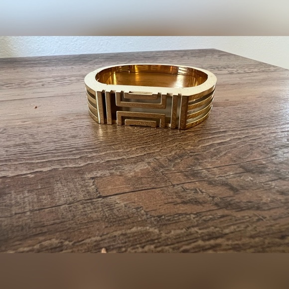 Tory Burch Jewelry - Tory Burch Fitbit hinged gold toned bracelet